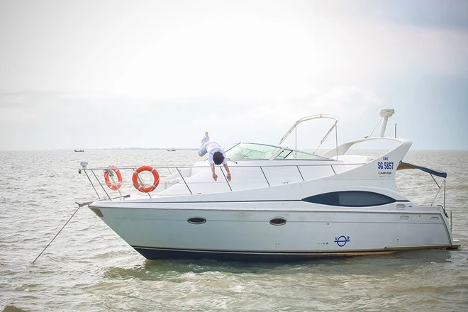 Ngân Khánh suýt chết đuối khi quay phim trên biển