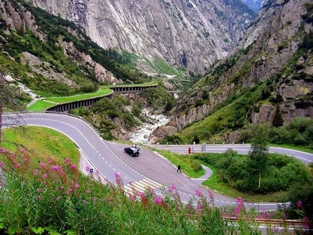 Đèo ở Dadès Gorges, High Atlas, Maroc. Con đường này nằm giữa hai dãy núi Atlas và Jbel Saghro.