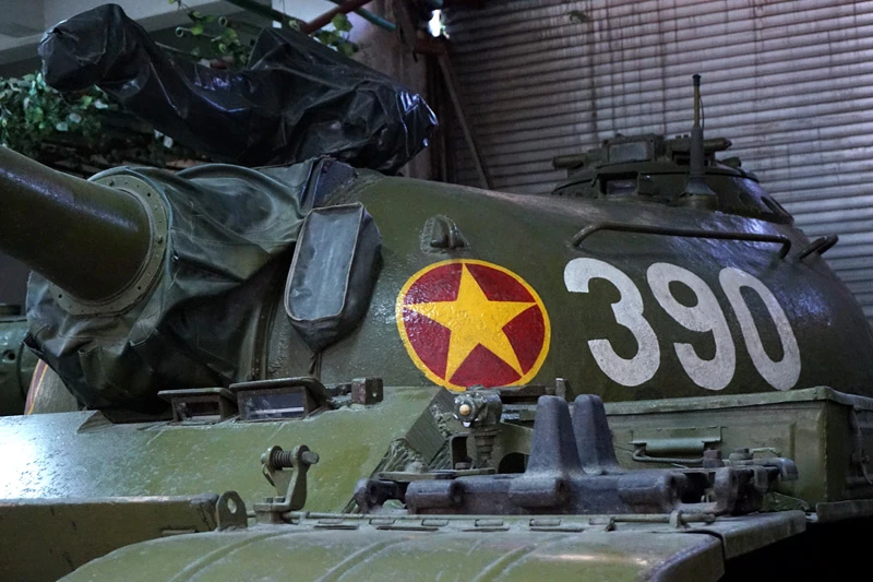 xe tăng 390, dinh Độc Lập, Françoise Demulder, xe tăng xe tăng 390, dinh Độc Lập, Françoise Demulder, xe tăng