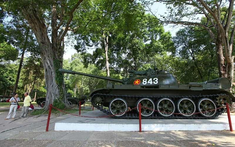 xe tăng 390, dinh Độc Lập, Françoise Demulder, xe tăng xe tăng 390, dinh Độc Lập, Françoise Demulder, xe tăng