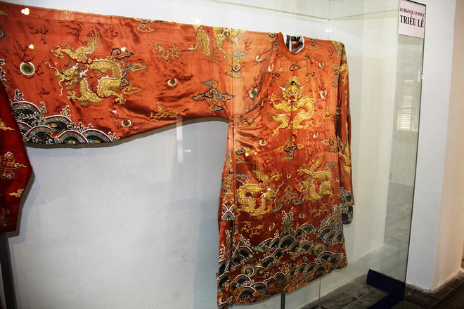 Trưng bày trang phục của vua, quan triều Nguyễn ảnh 6