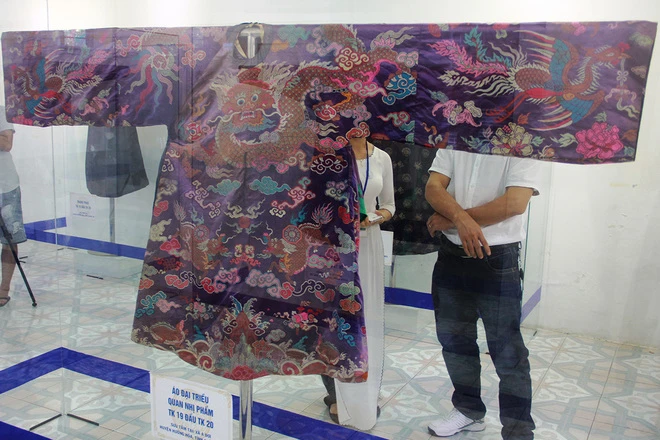 Trưng bày trang phục của vua, quan triều Nguyễn ảnh 9