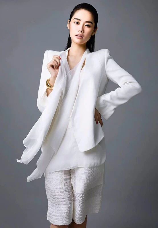 Linh Chi, Ngọc Trinh, Khắc Tiệp,