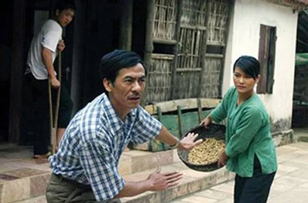 NSND Bùi Bài Bình trong phim Ma làng