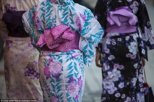 Hé lộ cuộc sống của những Geisha hiện đại qua ảnh