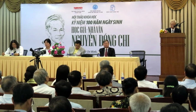 Nguyễn Đổng Chi - Người có công lớn đối với truyện cổ tích Việt Nam ảnh 4 PGS.TS Trần Hữu Tá đọc tham luận đề dẫn hội thảo Ảnh: L.Điền