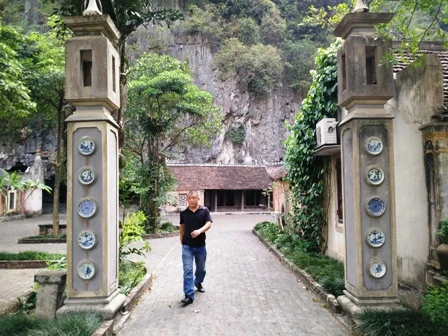 Mỗi ngày làng Việt cổ đón hàng trăm du khách đến tham quan, nghỉ dưỡng