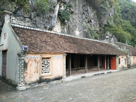 Những ngôi nhà cổ hàng trăm năm tuổi ở làng Việt cổ Cố Viên Lầu