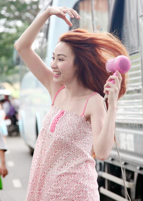 Ngân Khánh, Bước nhảy hoàn vũ, điện ảnh, cưới chồng, du học