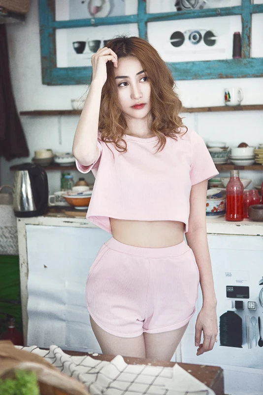 Ngân Khánh, Bước nhảy hoàn vũ, điện ảnh, cưới chồng, du học