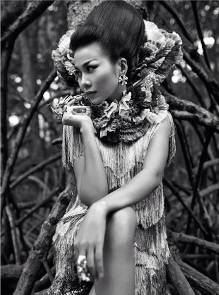 Thanh Hằng, chân dài, gợi cảm, ca sĩ ngực khủng,