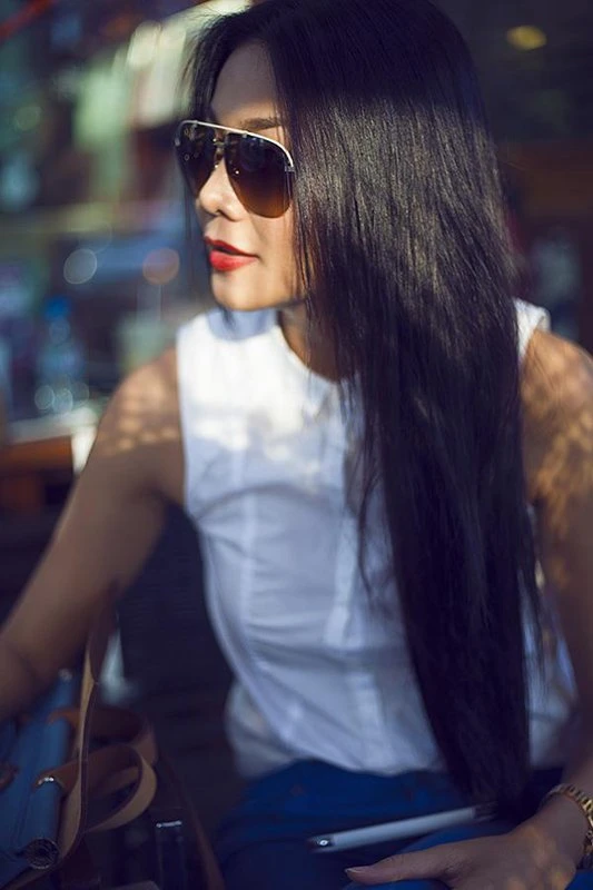 Thanh Hằng, chân dài, gợi cảm, ca sĩ ngực khủng,