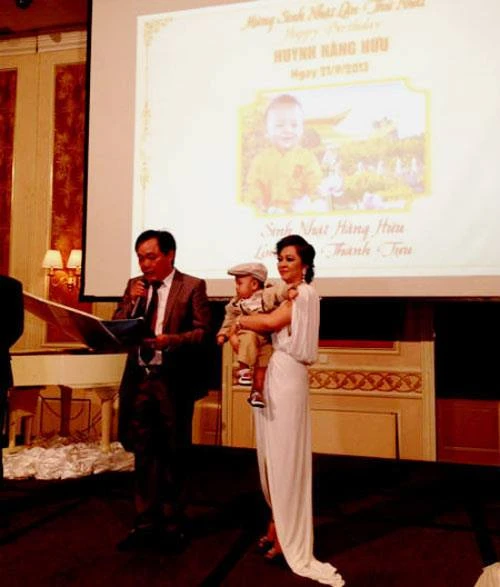 Cha tỷ phú 1 tuổi lý giải việc chuyển thừa kế - 1