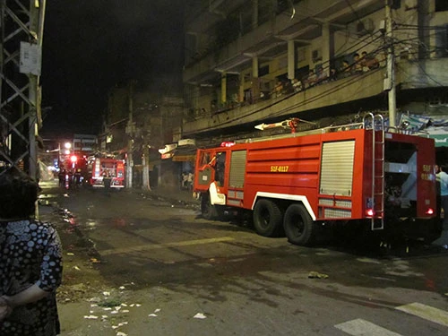 Cháy tiệm tạp hóa ở quận 6 ảnh 2