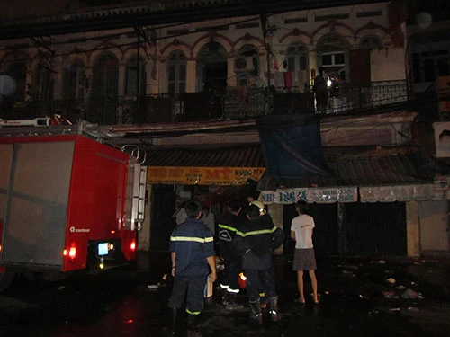 Cháy tiệm tạp hóa ở quận 6 ảnh 1