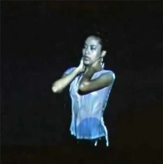 Hồng Ánh, Trương Ngọc Ánh, chịu khó cởi