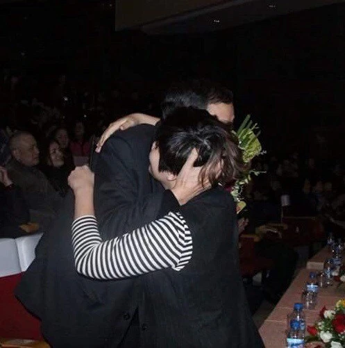 Ca sĩ Bông Mai: 'Đêm nay trái tim con như ngừng đập'