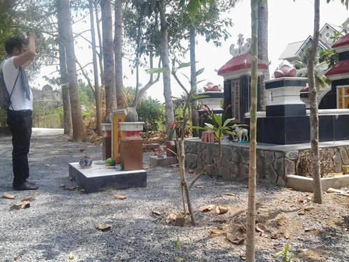 Lạ kỳ ngôi miếu dân lập thờ 'bà bóng' cô Hiên ảnh 6