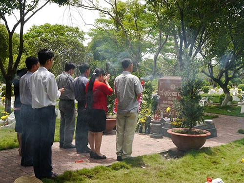 Chùm ảnh Nghĩa trang liệt sĩ TP.HCM trong ngày 27-7 ảnh 10