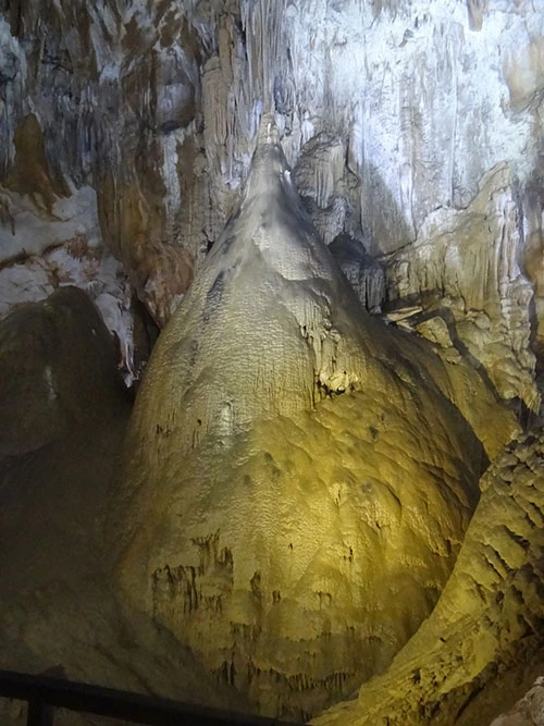 Những hình thù kỳ lạ ở động Thiên Đường ảnh 3