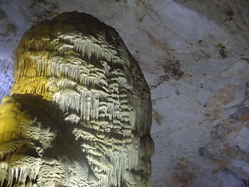 Những hình thù kỳ lạ ở động Thiên Đường ảnh 6