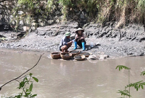 Những phận đời bên dòng kênh đen ảnh 7