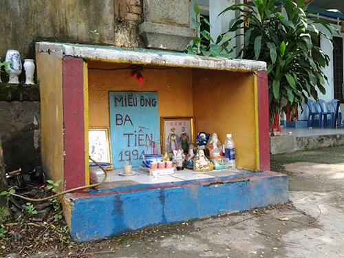 Dân lập miếu thờ người chiến sĩ công an ảnh 1 Dân lập miếu thờ người chiến sĩ công an ảnh 1