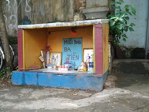 Dân lập miếu thờ người chiến sĩ công an ảnh 7 Dân lập miếu thờ người chiến sĩ công an ảnh 7