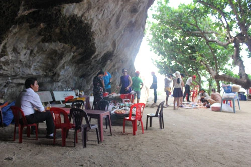 Đừng làm mất mỹ quan chùa Hang ảnh 7