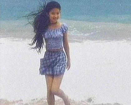 Một khoảnh khắc tạo dáng làm duyên của nhóc tì.