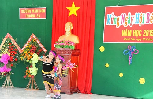 Lễ khai giảng dễ thương ở Trường Mầm non Trường Sa ảnh 4