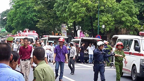 Chùm ảnh vụ sập tòa biệt thự kiểu Pháp ở Hà Nội ảnh 12