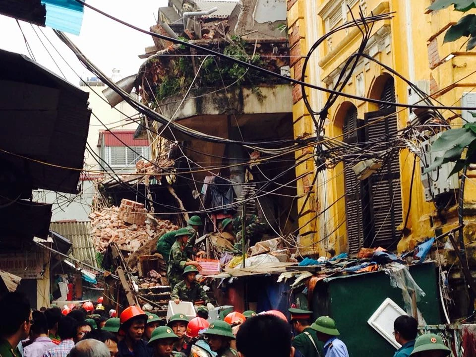 Chùm ảnh vụ sập tòa biệt thự kiểu Pháp ở Hà Nội ảnh 3