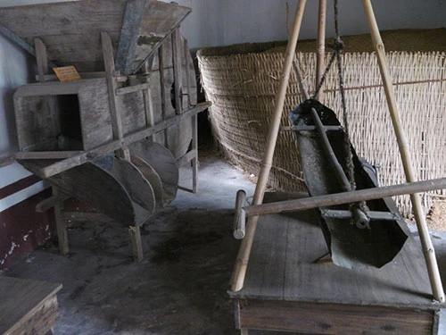 Nơi lưu giữ nhiều nông cụ xa xưa trên dải đất miền Trung ảnh 18 Nơi lưu giữ nhiều nông cụ xa xưa trên dải đất miền Trung ảnh 18