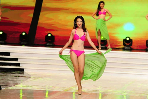 Phạm Thị Hương lên ngôi Hoa hậu Hoàn vũ 2015 ảnh 31