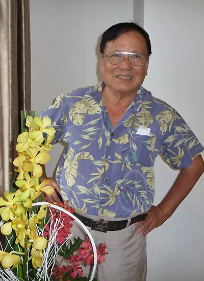 Nhà văn Nhật Tuấn