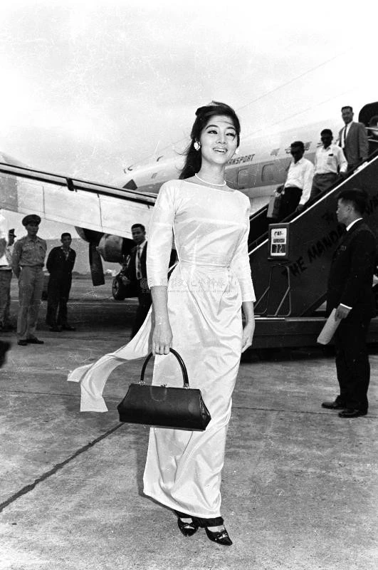 Vai diễn đầu tiên của Thẩm Thúy Hằng là vai Tam Nương trong phim Người đẹp Bình Dương của đạo diễn Năm Châu năm 1958. Trong bộ phim này, cô diễn xuất bên cạnh nam diễn viên Nguyễn Đình Dần. Người đẹp Bình Dương đã đem tên tuổi của Thẩm Thúy Hằng đến với công chúng. 