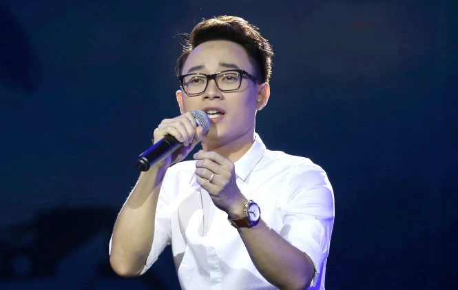 Trúc Nhân với ca khúc Thật bất ngờ -Ảnh: Gia Tiến