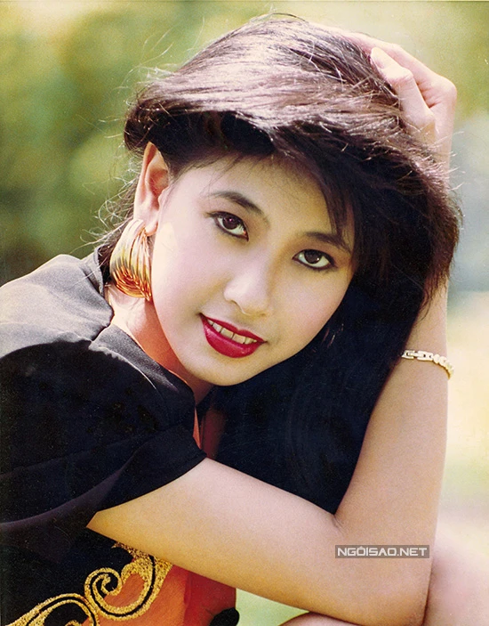 nhan-sac-hoa-hau-ha-kieu-anh-nhung-nam-90