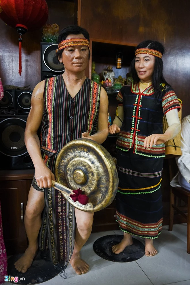 Đến sân khấu lấy so đo Hoài Linh để làm tượng sáp