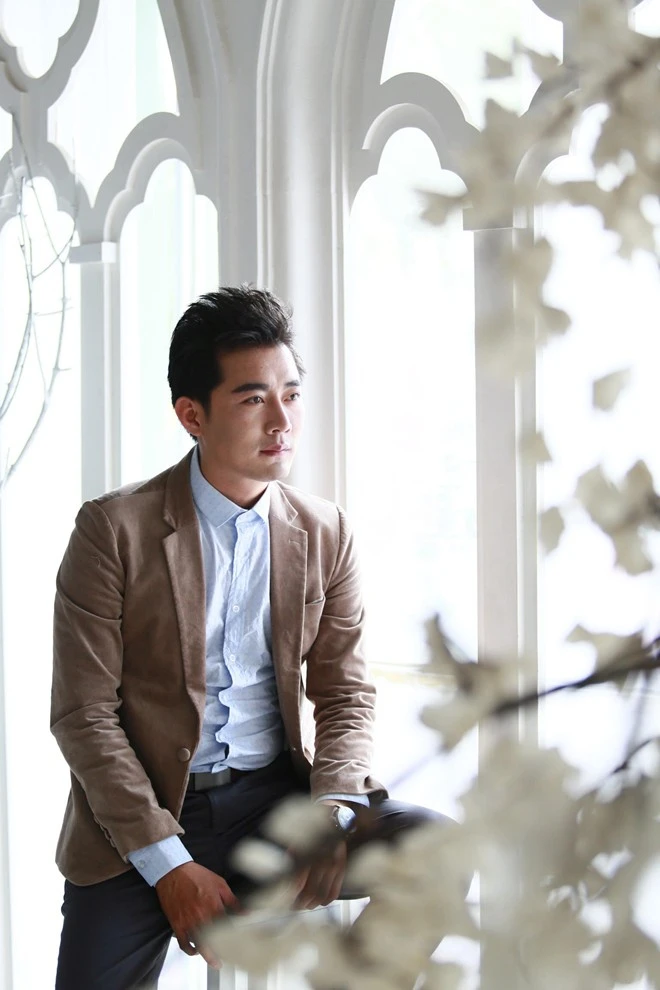 Khôi Trần: 'Nói tôi và Thảo Trang hẹn hò thì tội cô ấy quá'