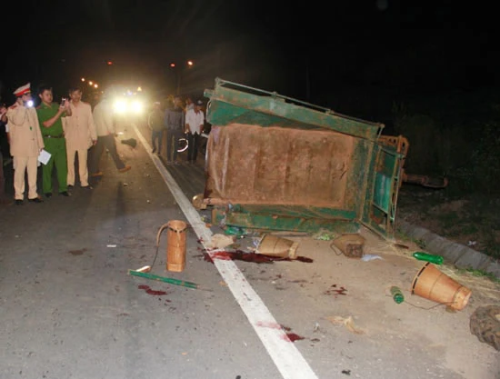 Tài xế điều khiển xe tải gây tai nạn thảm khốc xài bằng giả ảnh 1