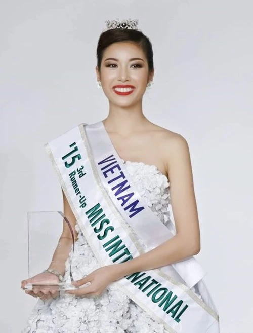 Phạm Hồng Thúy Vân đã làm thay đổi lịch sử nhan sắc Việt Nam.