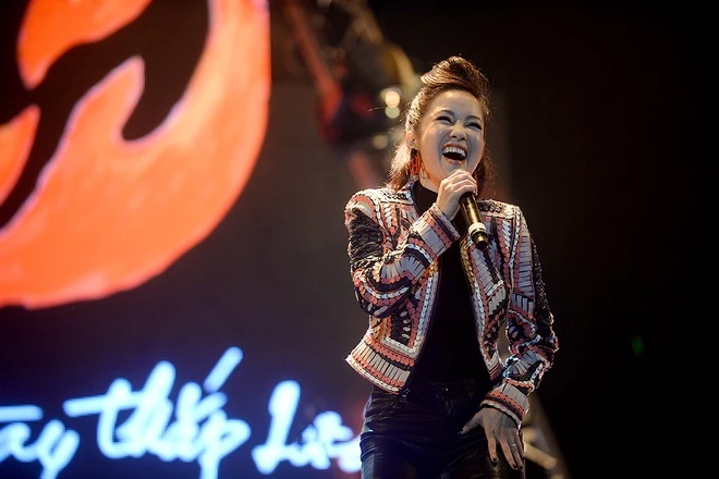 Tuấn Hưng bị ốm vẫn 'cháy' hết mình cùng Trần Lập