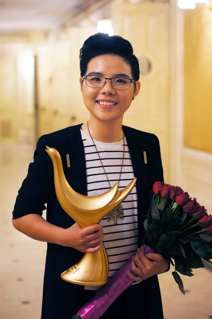 Vũ Cát Tường được nhận giải thưởng "Nghệ sĩ mới của năm" vào tối 22/4 tại Nhà Hát Lớn, Hà Nội. Ảnh: Thành Trương.