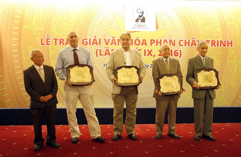 GS Trịnh Xuân Thuận được Quỹ Phan Châu Trinh vinh danh ảnh 1 GS Trịnh Xuân Thuận được Quỹ Phan Châu Trinh vinh danh ảnh 1