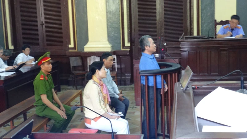 Giám đốc bệnh viện vụ lợi cho tập thể lãnh sáu năm tù ảnh 1