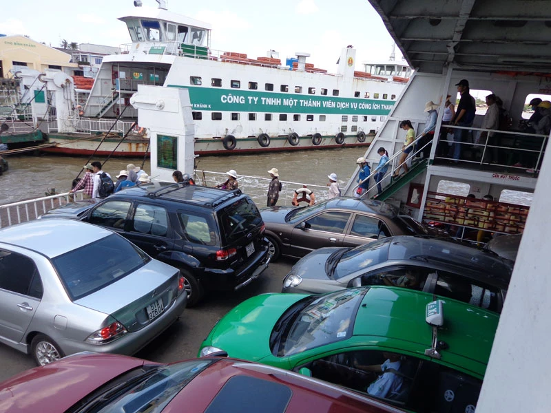 Tăng phà dịp lễ 30-4 ảnh 1
