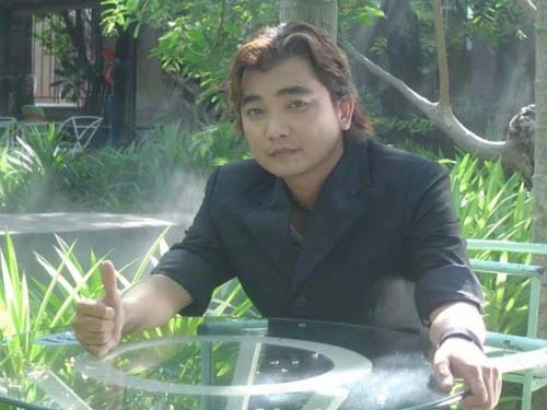 ca si nhat linh, hong to, nghe si hong to