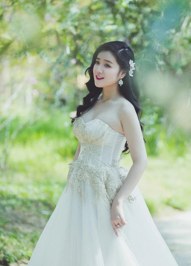 Miss Teen Xuan Mai ket hon voi ban trai dai gia vao thang 6 hinh anh 8